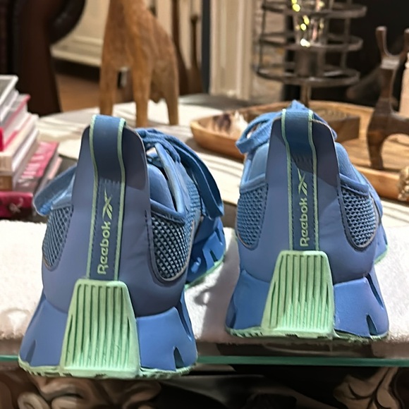 Reebok Women’s Zig Dynamica Adventure Sneaker, Blue/Mint. Size 10 - Picture 4 of 16